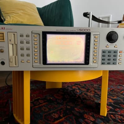 Akai S5000 MIDI Stereo Digital Sampler 1998 - White