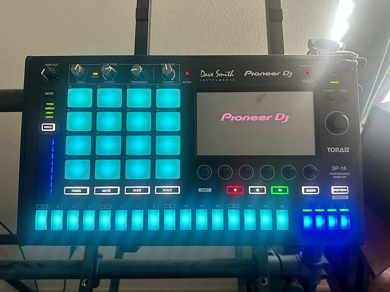 Pioneer Toraiz SP-16 Sampler and Sequencer