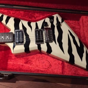 Aria Pro Ⅱ ZZB Deluxe Tiger Zebra Stripe Aria Pro II ZZB Deluxe Bass 80's Tiger Zebra Stripe | Reverb