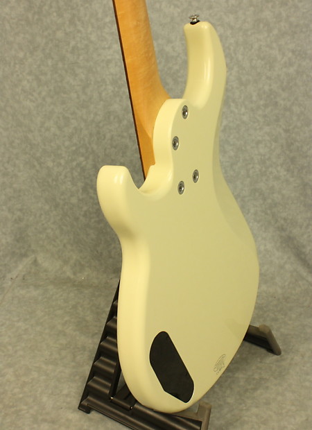 Yamaha BB414 BB Series 4-String Electric Bass in Vintage