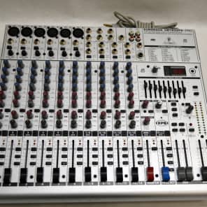 Behringer Eurorack UB1832FX-Pro 18-Input 3/2-Bus Mic / Line Mixer with Multi-Effects Processor