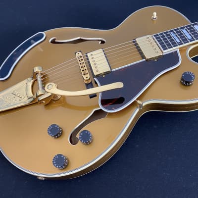 Video! Unreleased 1993 Gibson R+D Chet Atkins Country Gentleman 100th Anniversary 1994 - All Gold w/ Diamond Headstock + Block Inlays image 9