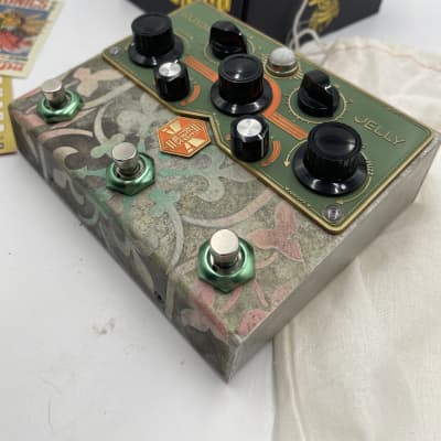 SPRING STOCK UP// SUPER RARE CUSTOM PAINTED Beetronics Royal Jelly Overdrive / Fuzz image 2