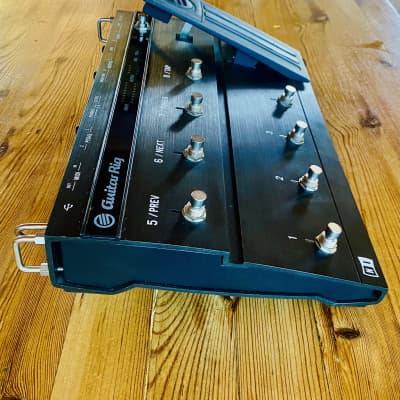 Native Instruments Guitar Rig Kontrol 3  2010 - Black image 2