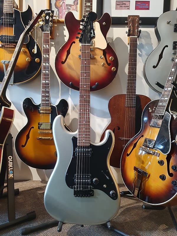 Fender Boxer Series Stratocaster MIJ