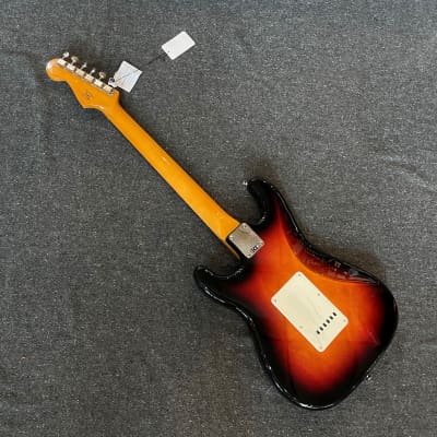 Squier Classic Vibe '60s Stratocaster LRL 3-Tone Sunburst S#ISSE21000882 image 6
