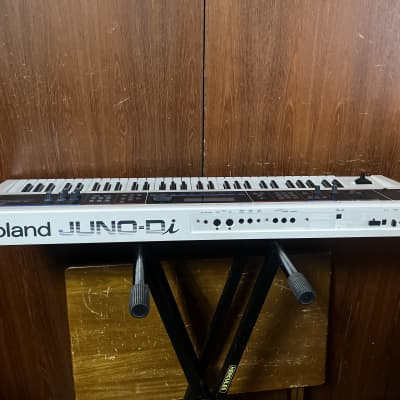 Roland Juno-Di Portable 61-key Mobile Synthesizer White color w/ gig bag image 8