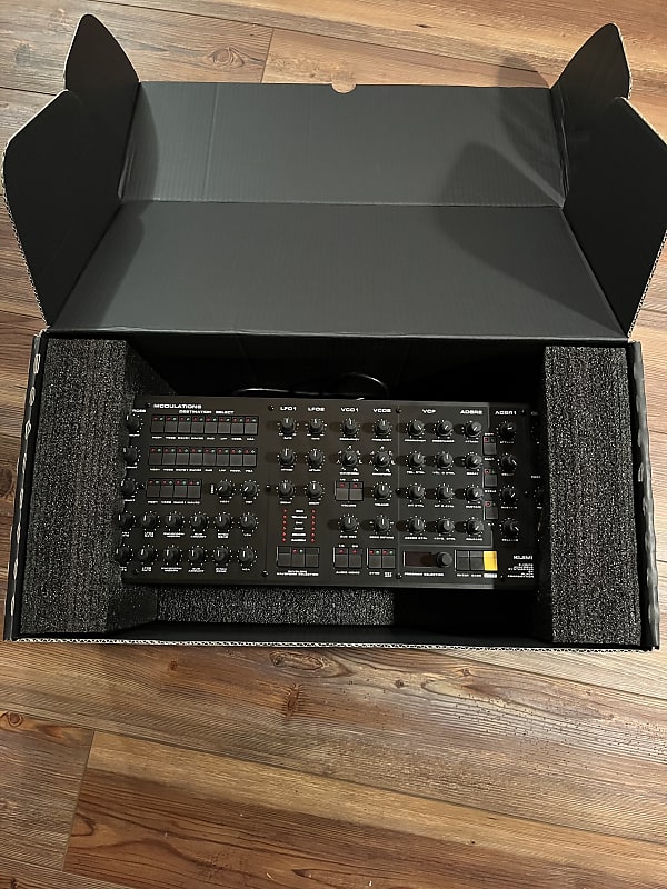 Black Corporation Kijimi Analog Polyphonic Synthesizer Reverb