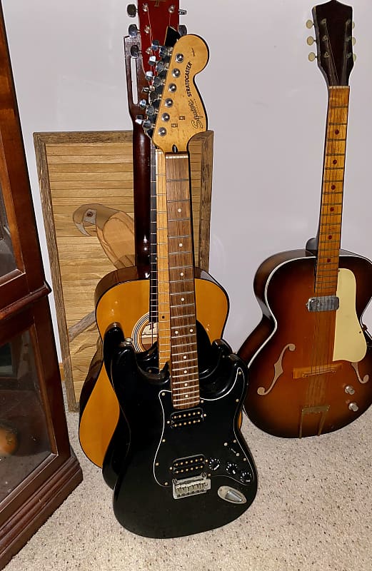 ギター Squier by Fender Standard Stratocaster Squier Standard Stratocaster - Antique Burst | Long & McQuade