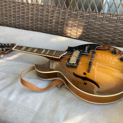 Harmony H-35 "Batwing" electric mandolin 1970 - Sunburst image 20