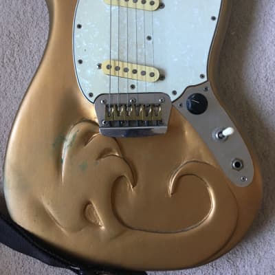 Fender Musicmaster II 1966 Gold customised image 3