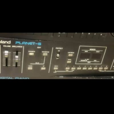 Roland MKS-30 Rackmount Analog Synthesizer 1984 - 1986 (and D-Tronics DT200 controller)