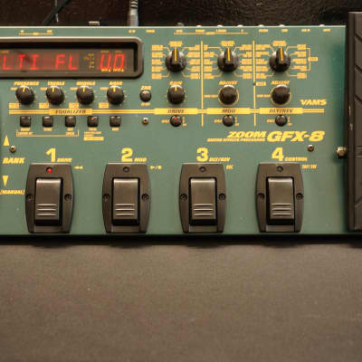 Zoom GFX-8 Digital Guitar Multi Effects Pedal Board