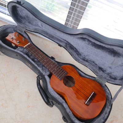 kamaka hf1 hawaiian koa soprano ukulele  2005 resotored in ecellect condition with case image 12