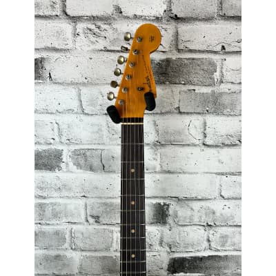 Fender Custom Shop Limited Edition 1962 Heavy Relic Stratocaster, Aged Olympic White Over 3-Tone Sunburst image 4