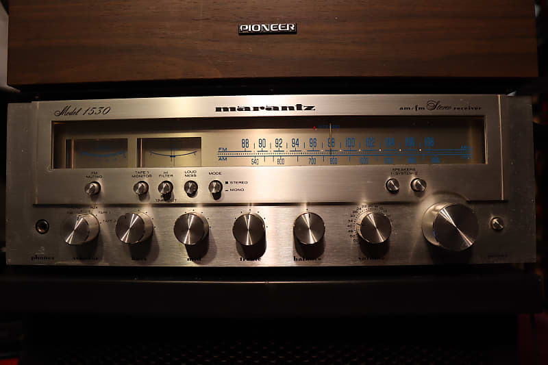 Marantz Model 1530 30-Watt Stereo Receiver 1978 - 1980 image 1