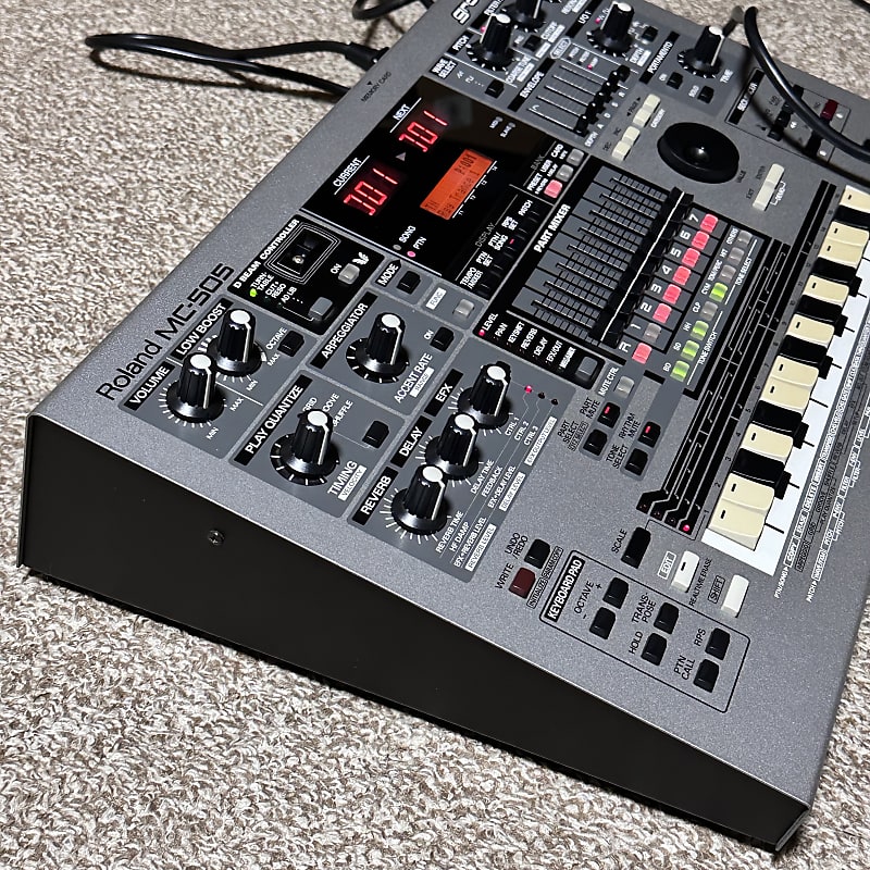 Roland MC-505 Groovebox