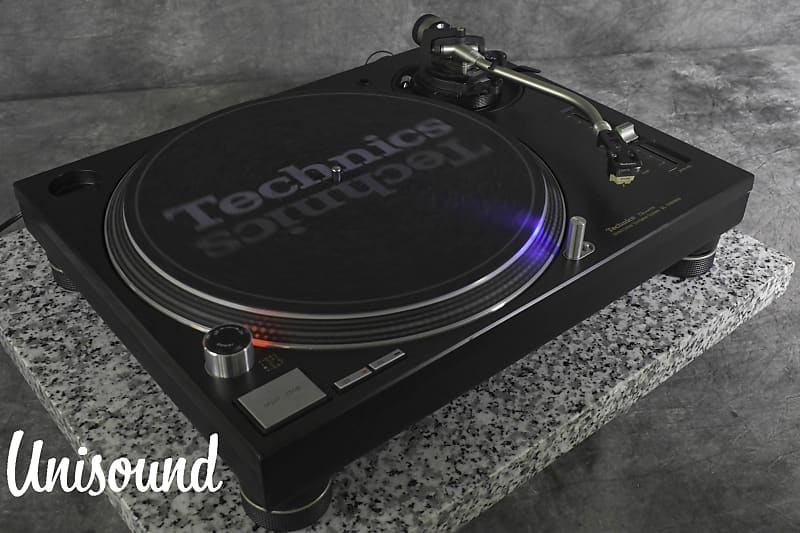 Technics SL-1200MK6 Black Direct Drive DJ Turntable in Very Good Condition.