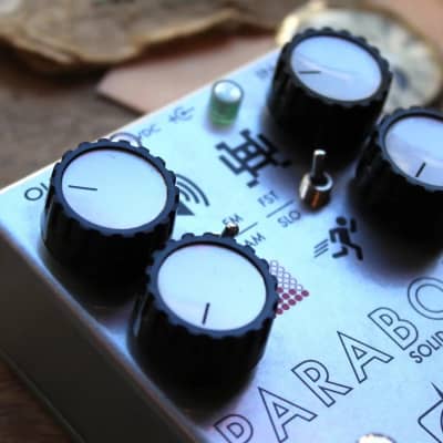 CAROLINE Parabola Solid State Tremolo image 8