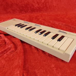 Yamaha Handy Sound HS-200 Mini Polyphonic Keyboard | Reverb