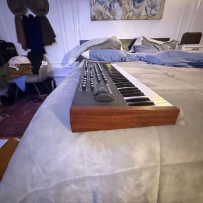 Dave Smith Instruments Prophet 08 PE 61-Key 8-Voice Polyphonic Synthesizer 2009 - 2015 - Black with Wood Sides