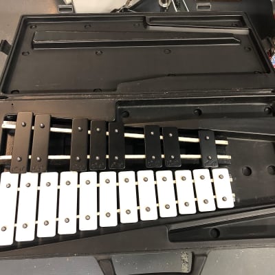 UEN Co. Glockenspiel Upright Marching Style Xylophone/Marimba | Reverb