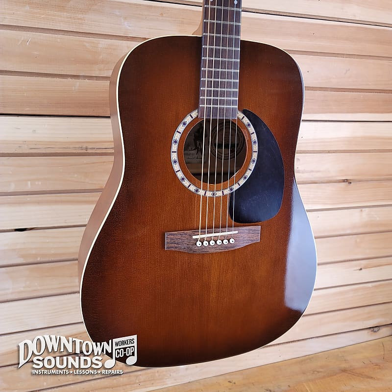 Art Lutherie Dreadnought Antique Burst solid Cedar Top