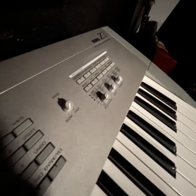 Korg Z1 1990s - Silver