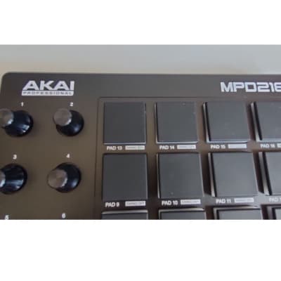 Akai MPD218 2015 - Present - Black image 15