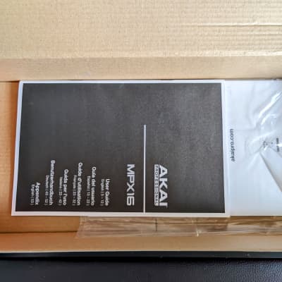 Akai MPX16 sampler, recorder, pad controller with 32GB SD card image 7