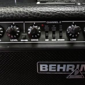 Behringer GMX212 V-tone Modeling Amp 60 watt 2x12