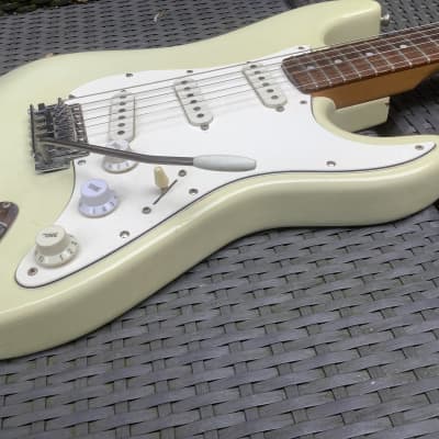 Pearl / Made in Japan / vintage 1970’s stratocaster / big CBS headstock image 10