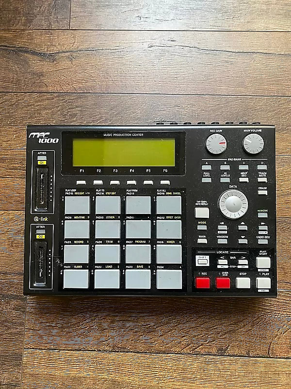 Akai MPC1000 Music Production Center 2004 - 2013 - Black | Reverb