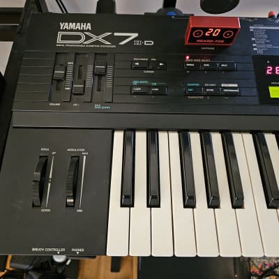 Yamaha DX7IID 16-Voice Synthesizer with HCARD-702 image 2