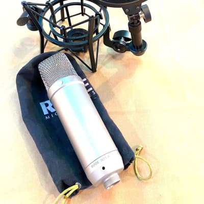 RODE NT1-A Large Diaphragm Cardioid Condenser Microphone 2002 - Present - Silver