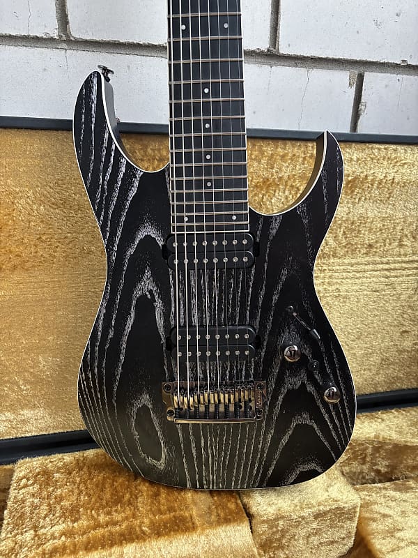 Ibanez Prestige RG5328 8弦 Ibanez RG5328 Lightning Through A Dark S/N：F2527133 【8弦