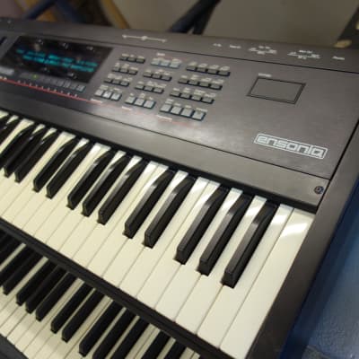 Ensoniq SD-1 Music Production Synthesizer (USA/1991)