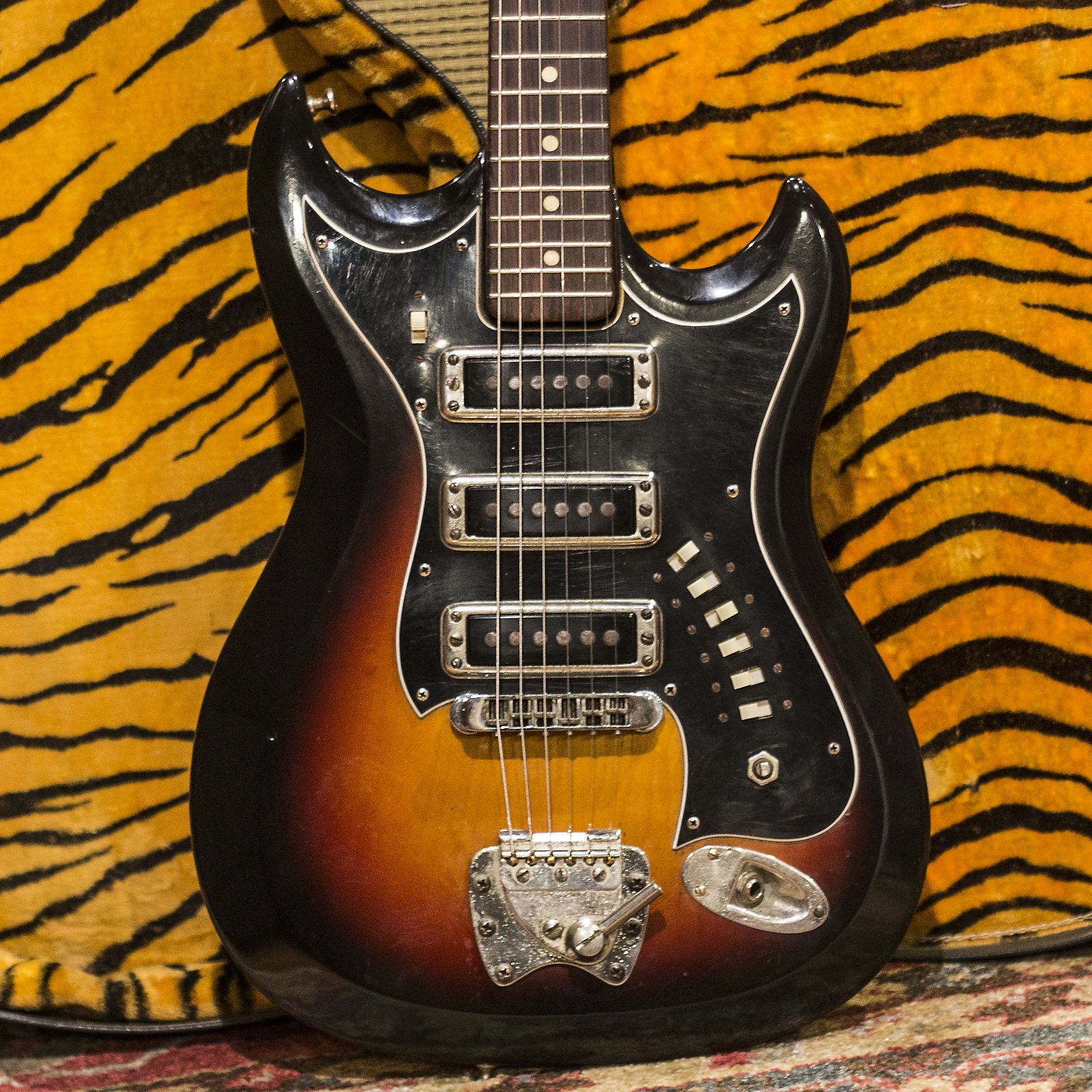 Hagstrom iii on sale for sale
