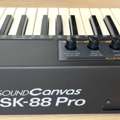 Roland SK-88 Pro Sound Canvas 37-Key Synthesizer