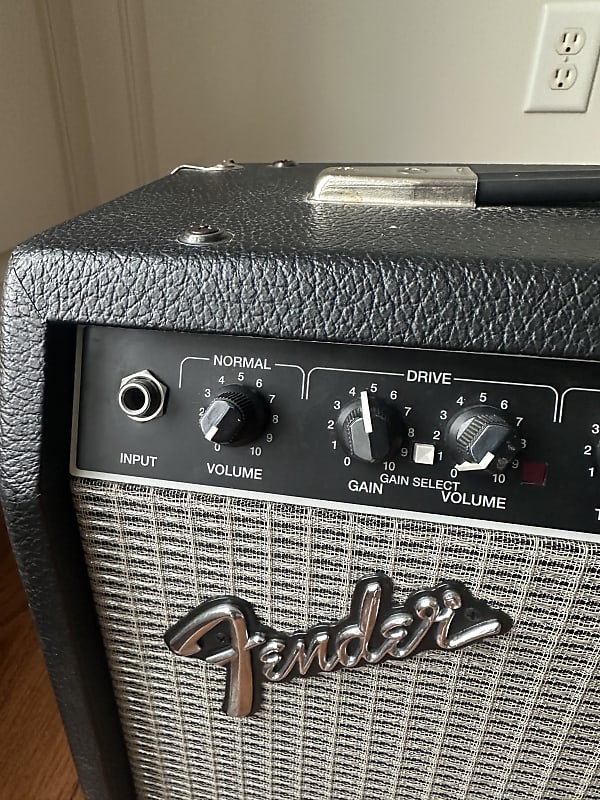 Fender Champion 110 2-Channel 25-Watt 1x10