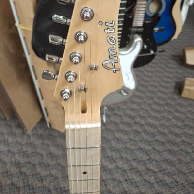 Amati S Type HS Model 2024 - Cherry Sunburst image 2