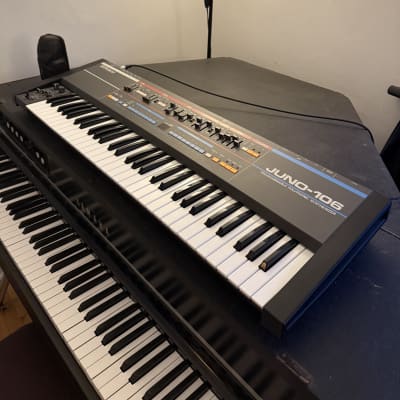 Roland Juno-106 61-Key Programmable Polyphonic Synthesizer 1984 - 1985 - Black