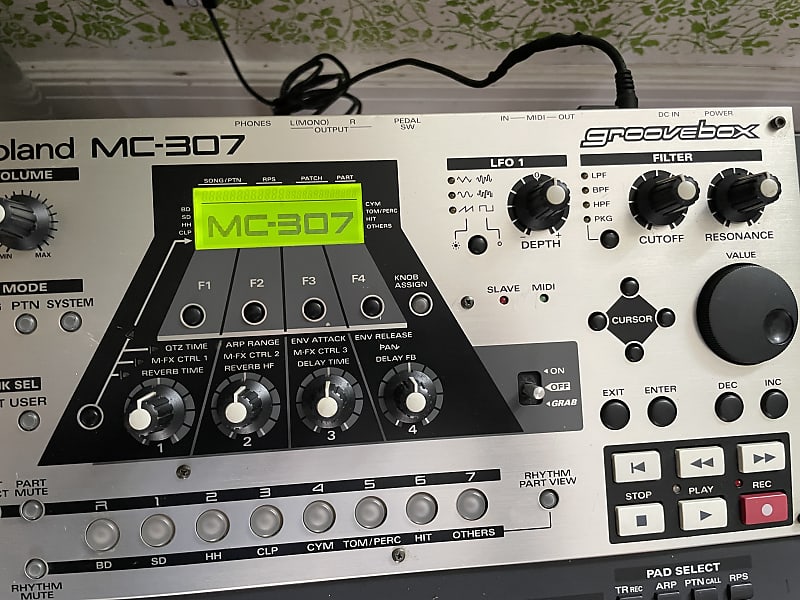 Roland MC-307 Groovebox | Reverb