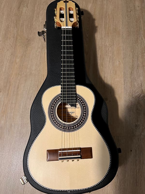 特別価格 カヴァキーニョ Cavaquinho LUIZ LUTHIER エレキギター - www