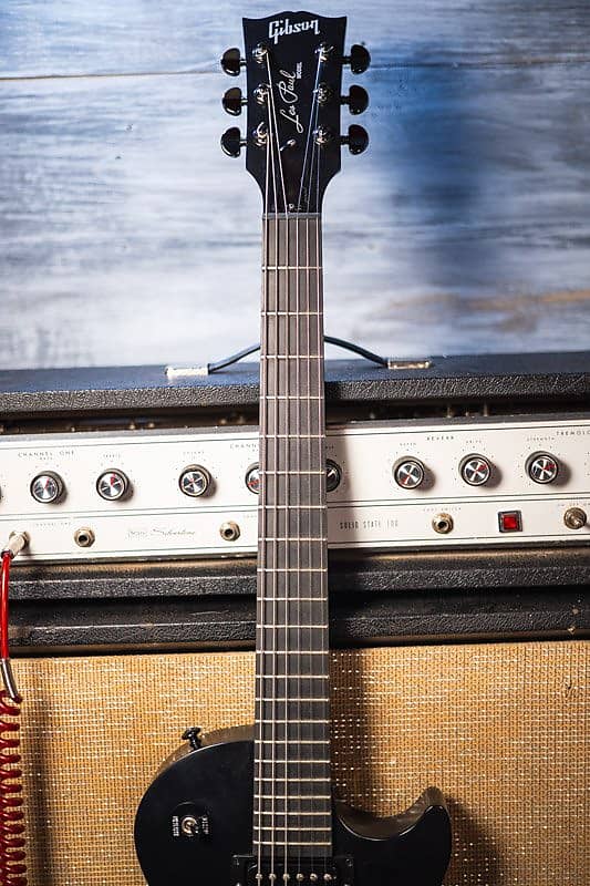 Gibson Limited Edition Les Paul Studio Gothic w/ Hardshell