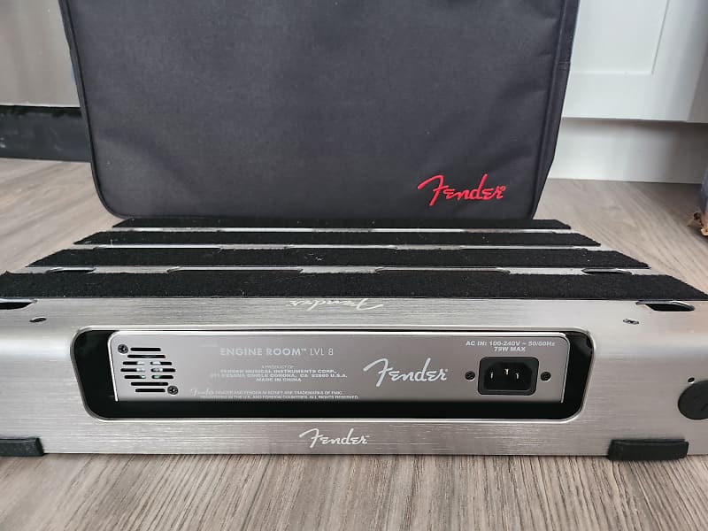 Fender Professional Pedal Board - Small AND Fender Engine Room Level 8  Power Supply