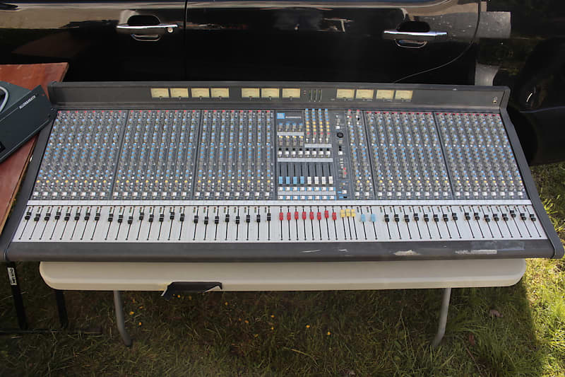 Allen & Heath Qu-32C 38x28 Digital Mixing Console (Chrome Edition)