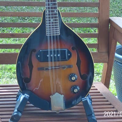 Gibson EM-150 Electric Mandolin 1968 - Sunburst image 2