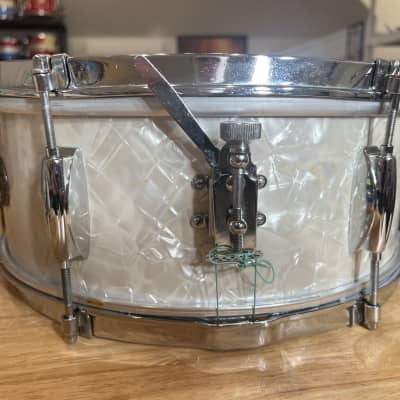 Gretsch Dixieland Separte Tension snare drum 1962 - White Pearl image 2