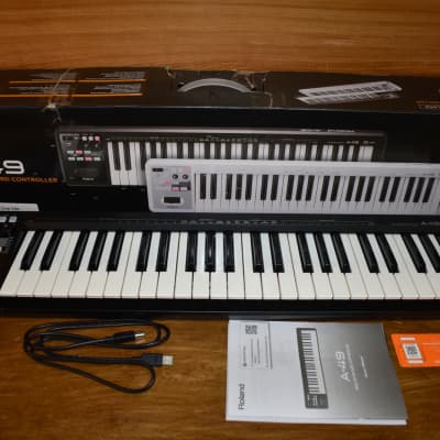 Roland A-49 MIDI Keyboard Controller 2014 - Present - Black image 1
